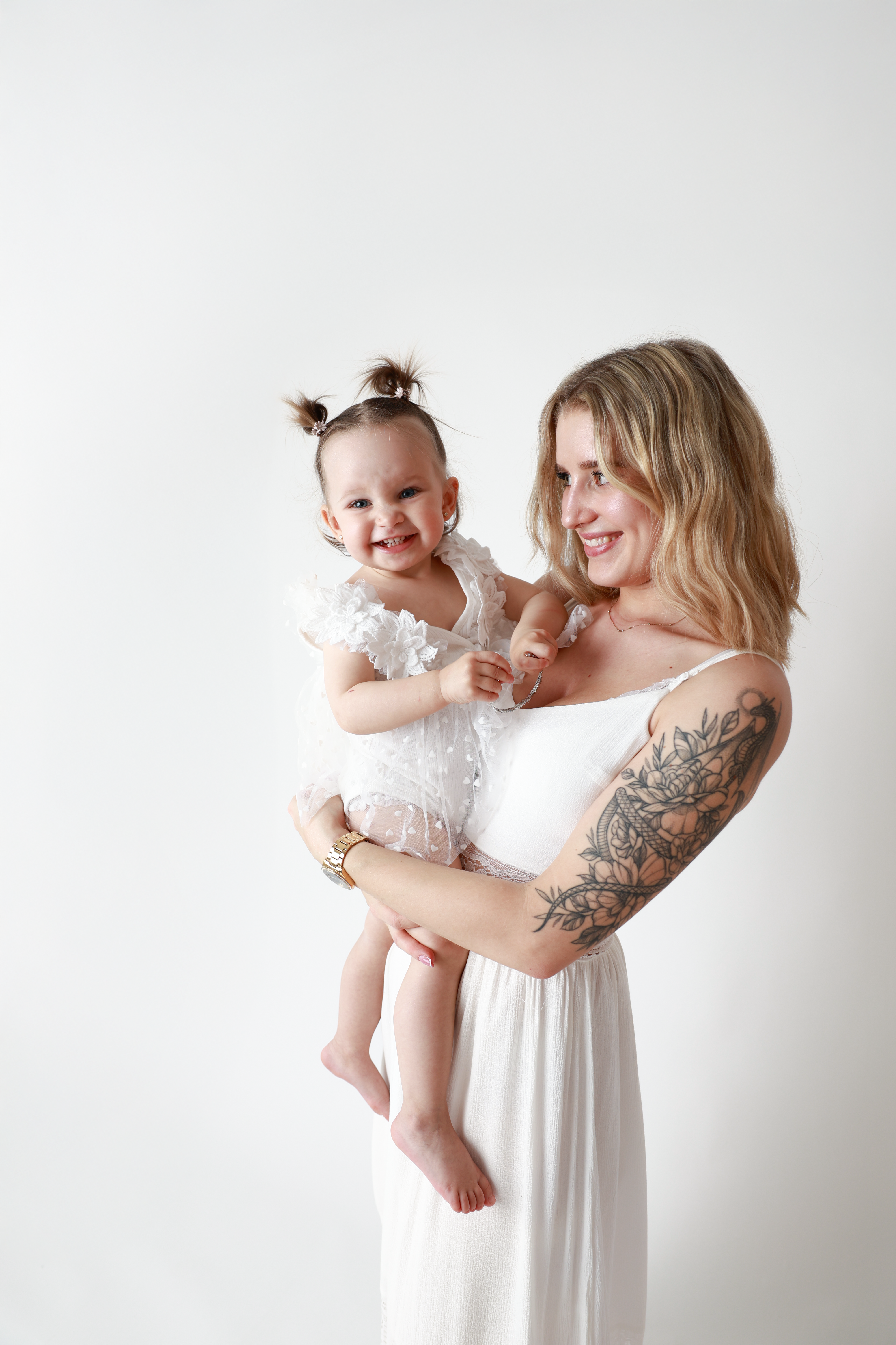 Kahla art shot motherhood