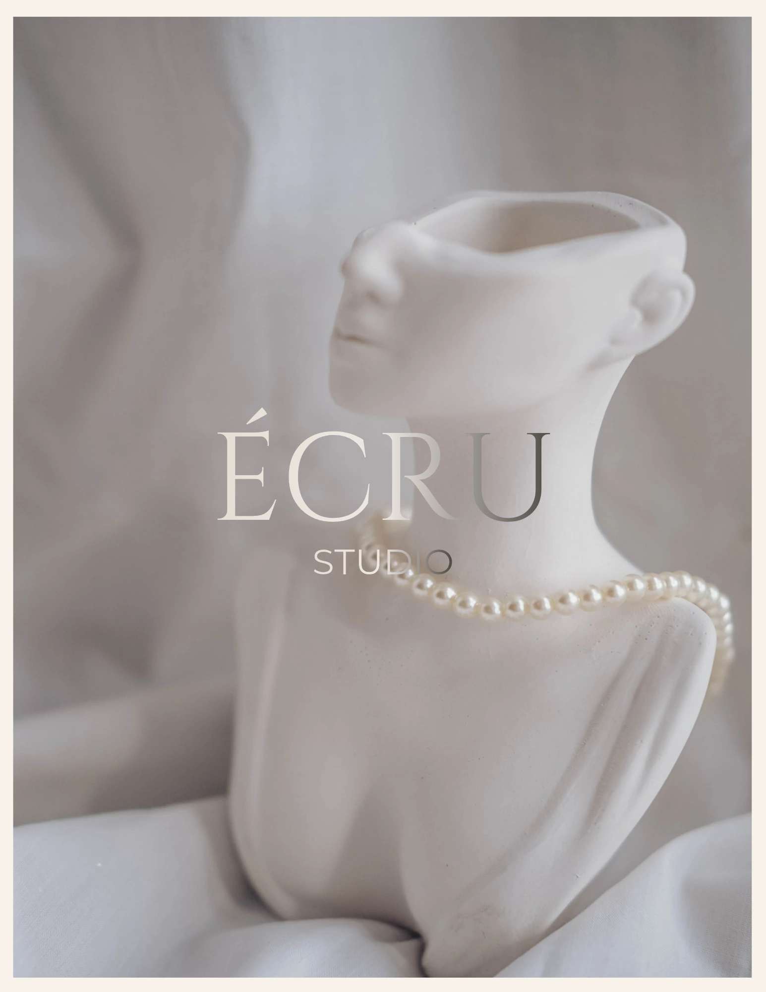 Ein redaktionelles Portrait von ÉCRU Studio